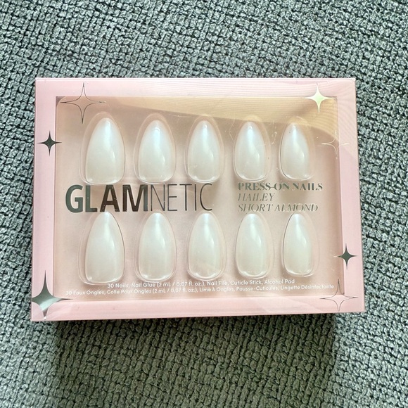 Glamnetic Nails - Set of Five - Picture 6 of 6